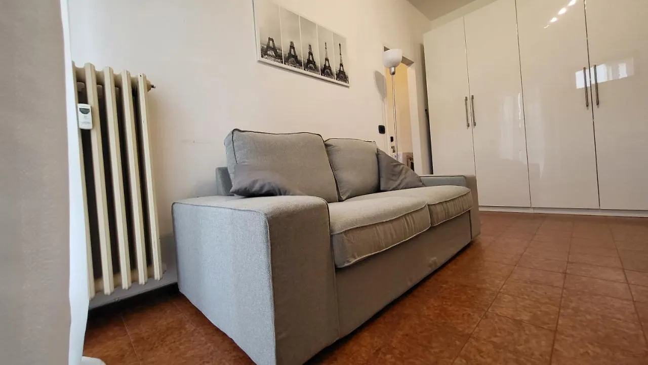 Appartamento di fronte all'ospedale con garage Modena Italia